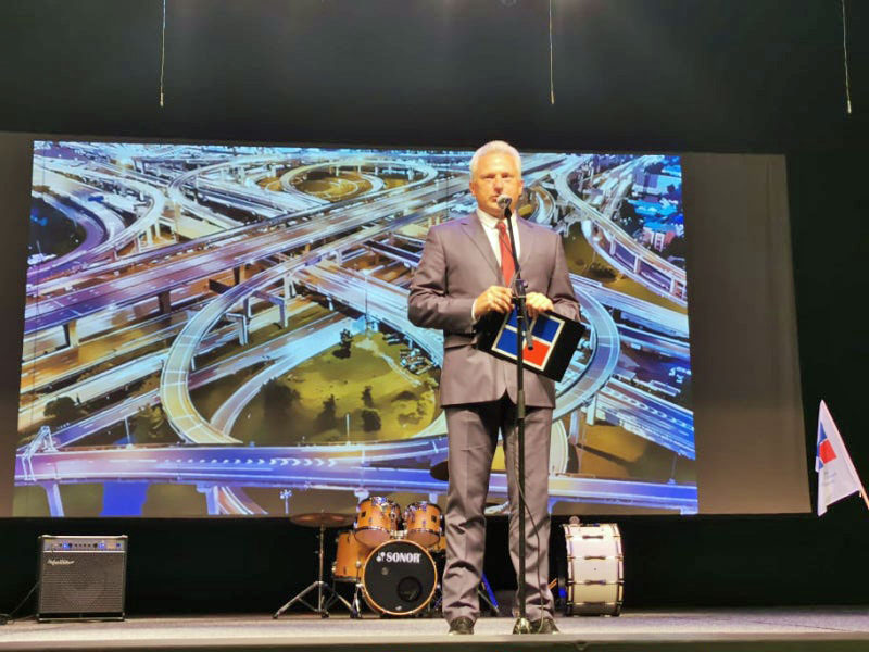 Brandos atestatai ju 2biliejinės gimnazijos laidos abiturientams