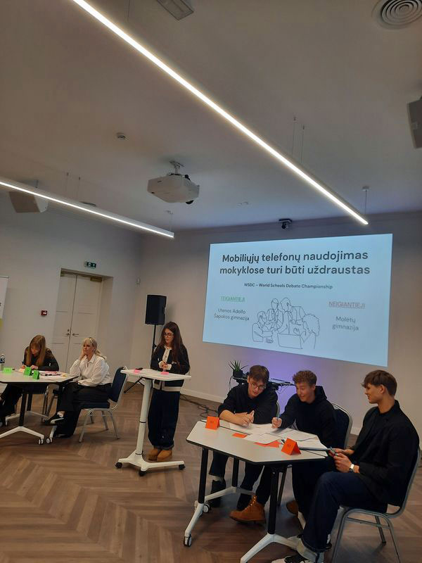 Debatai su Molėtų gimnazijos mokiniais 3