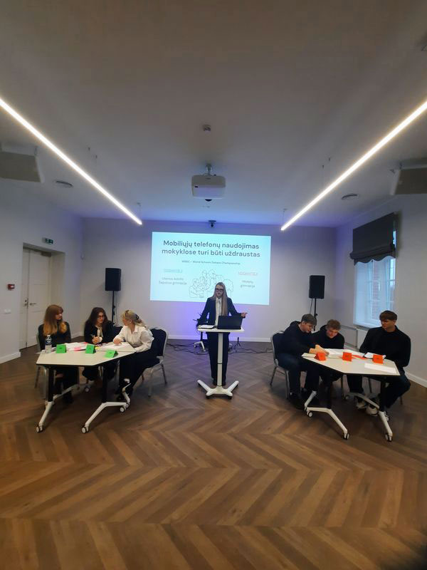 Debatai su Molėtų gimnazijos mokiniais 5