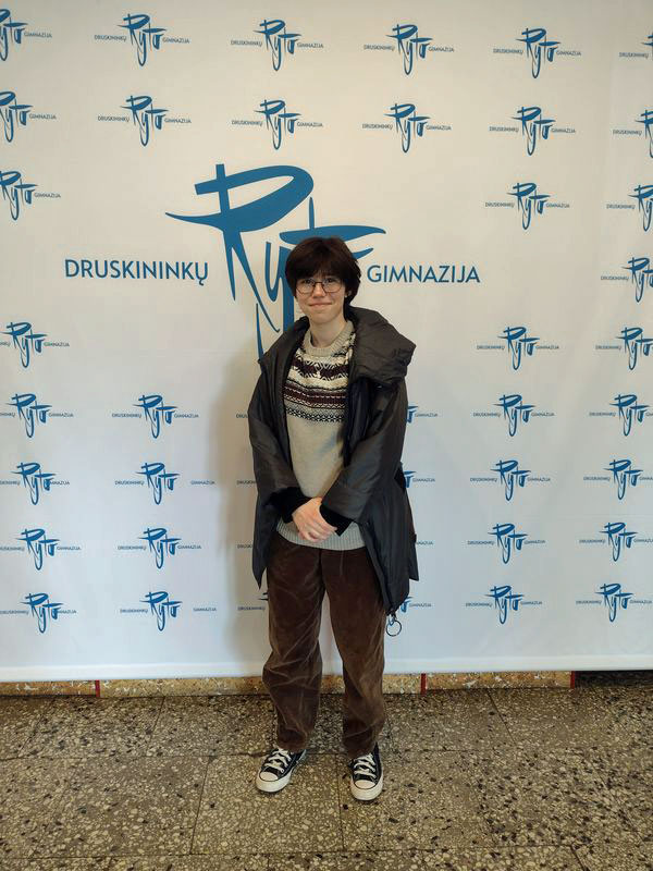 Gustę Micikevičiūtę, Lietuvos 9–10 klasių mokinių anglų kalbos konkurso dalyvę