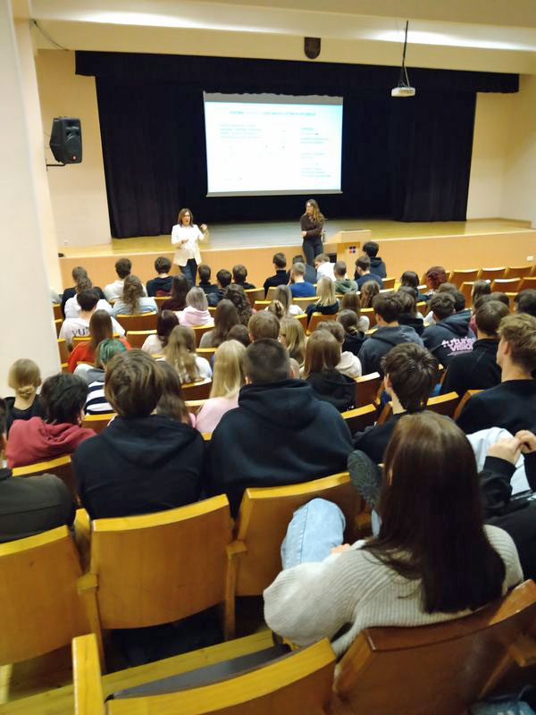 Tarptautinė kovos su smurtu prieš moteris diena